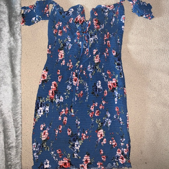 Floral Form Fitting Dress - Picture 2 of 3